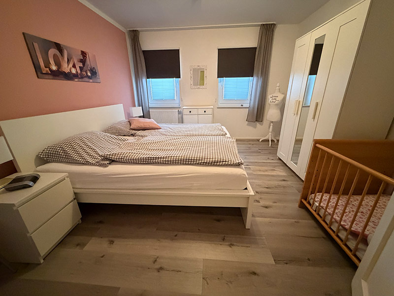 ferienwohnungen freimuths hof suedbrookmerland ostfriesland nordsee wohnung haupthaus schlafen 02 ferienwohnungen freimuths hof suedbrookmerland ostfriesland nordsee wohnung haupthaus schlafen 02